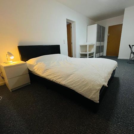 En-Suite For Family,Couple And Females 兰卡斯特 外观 照片
