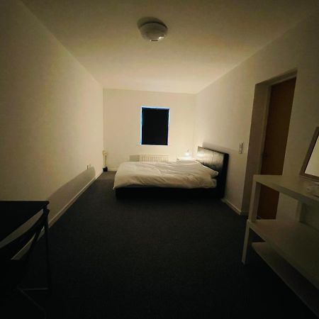 En-Suite For Family,Couple And Females 兰卡斯特 外观 照片