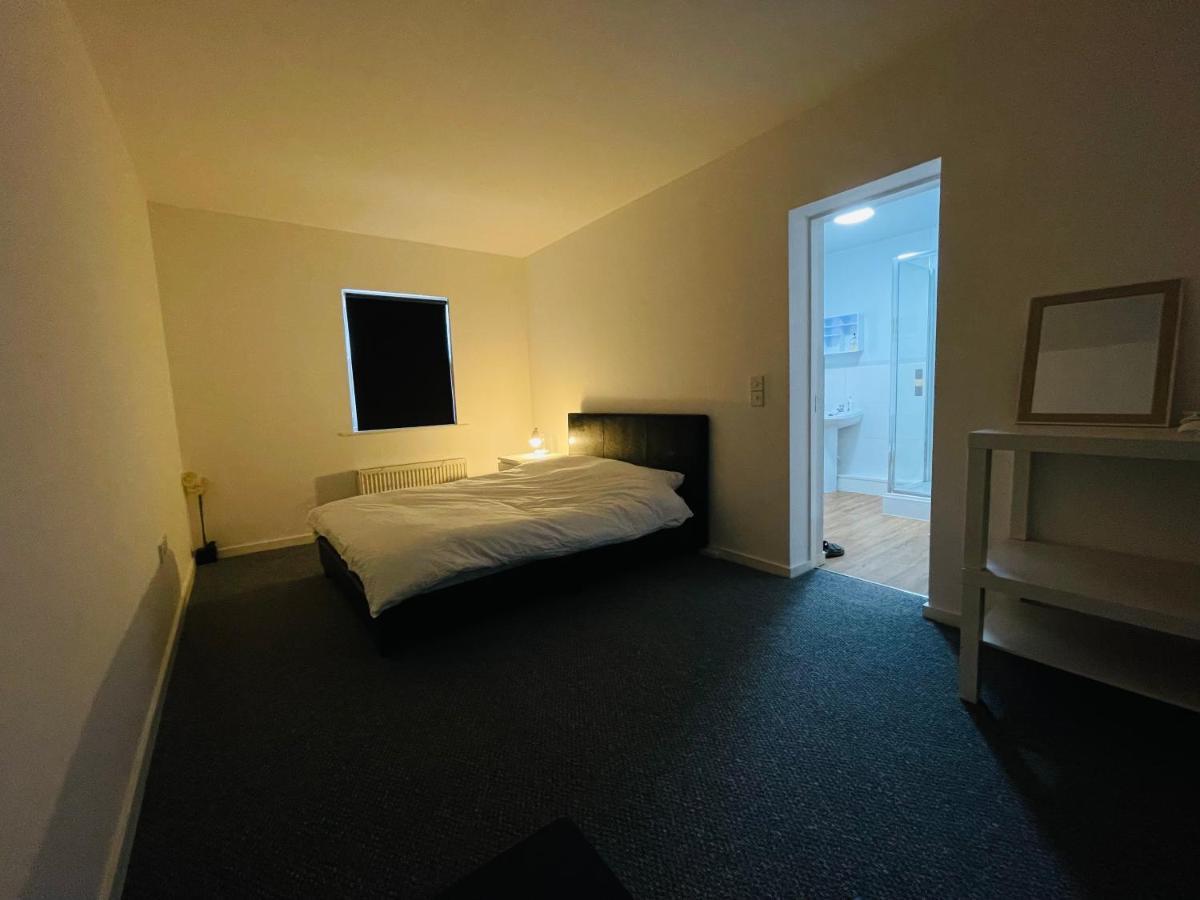 En-Suite For Family,Couple And Females 兰卡斯特 外观 照片