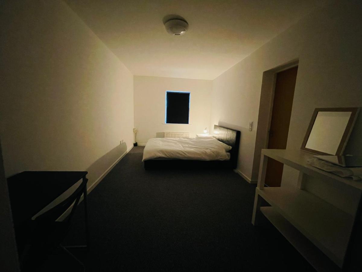 En-Suite For Family,Couple And Females 兰卡斯特 外观 照片
