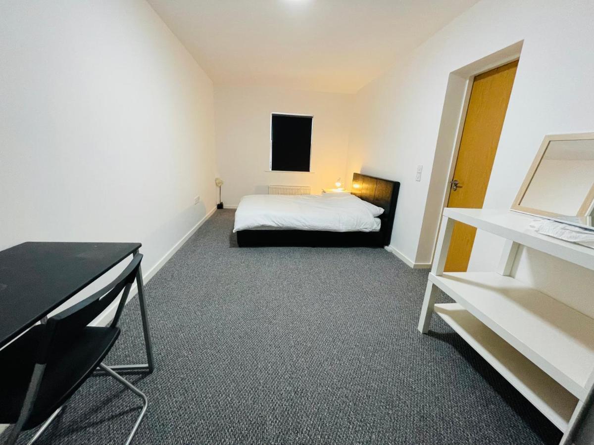 En-Suite For Family,Couple And Females 兰卡斯特 外观 照片